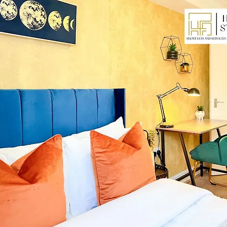 Last-minute Specials L Premium On 2 Double Bed For 6 Guests L Deals L Hofin Short Lets & Serviced *