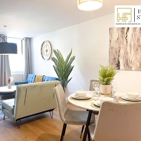 Last-minute Specials L Premium On 2 Double Bed For 6 Guests L Deals L Hofin Short Lets & Serviced * London