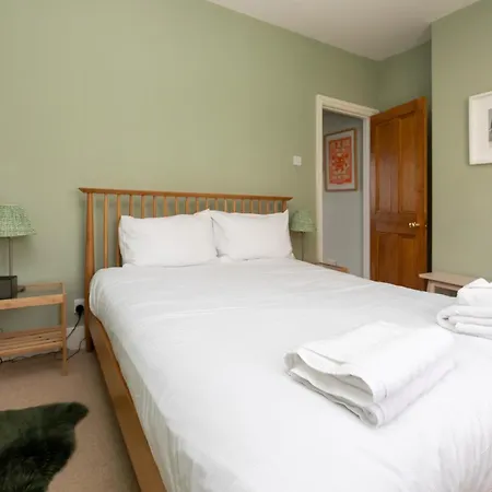 Beautiful & Cosy 2bd House - Southwark Holiday home London