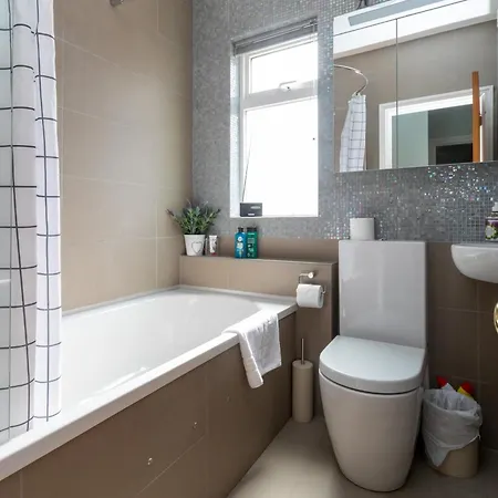 Beautiful & Cosy 2bd House - Southwark *