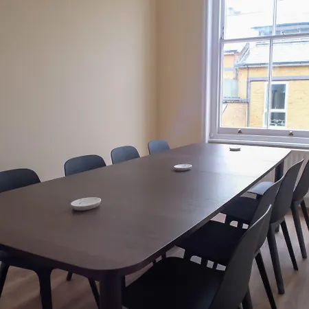 Renovu Premium Homes In Kensington Apartment London