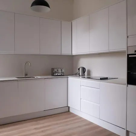 Renovu Premium Homes In Kensington Apartment