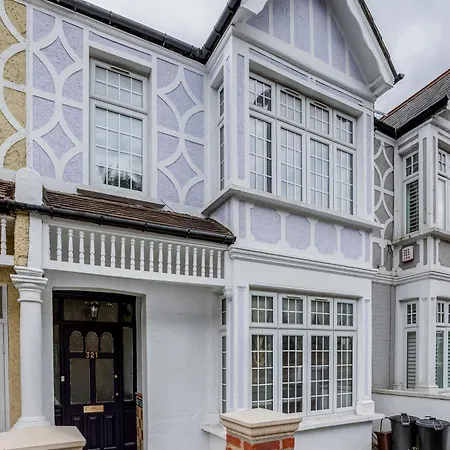 Wimbledon 2 Bed Tennis & Travel Apartment