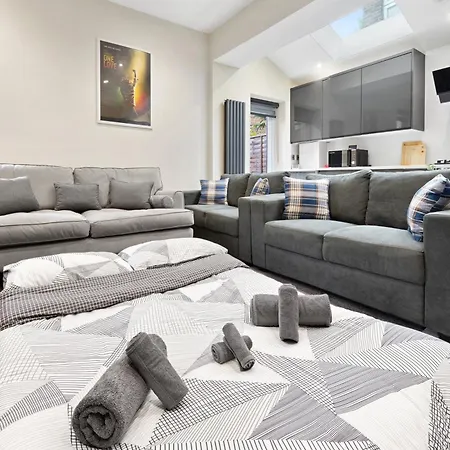 Modern In Shepherds Bush, Near Westfield * London