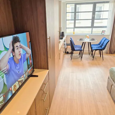 Modern & 3bedroom Flat With Pvt Balcony Steps From Regent's Park