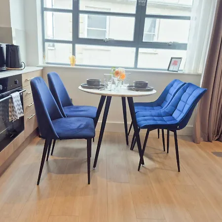 Modern & 3bedroom Flat With Pvt Balcony Steps From Regent's Park Appartamento Londra