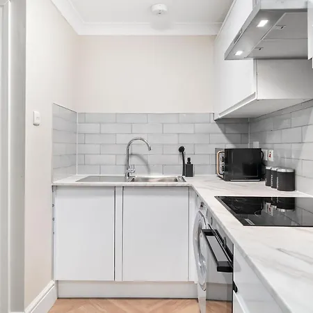 Greenwich Zone 2 5 Beds 2 Bath Free Parking Apartment London