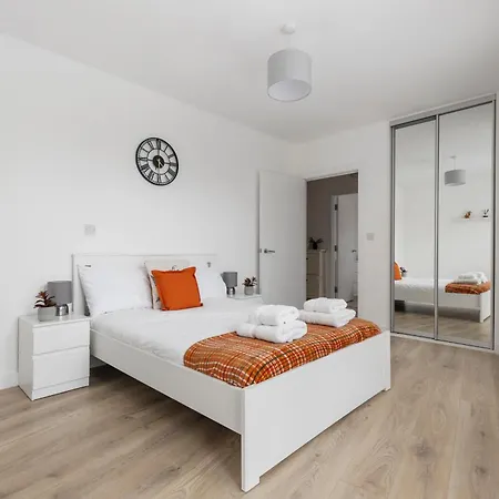 Outstanding 2 Bed Zone 2 Near Apartment London