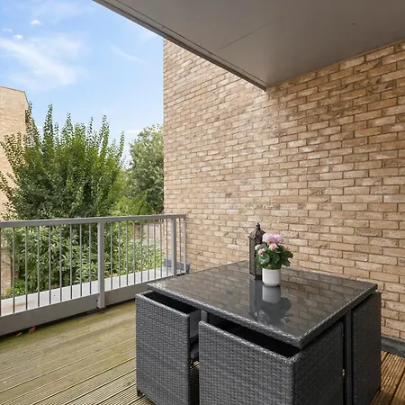 Outstanding 2 Bed Zone 2 Near Apartment *