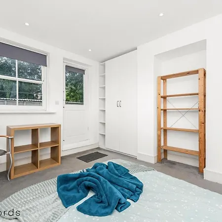 сеntral 2 Bedroom Flat In Acton *