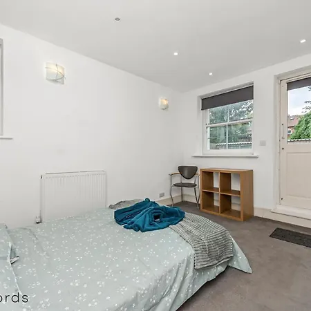 сеntral 2 Bedroom Flat In Acton London