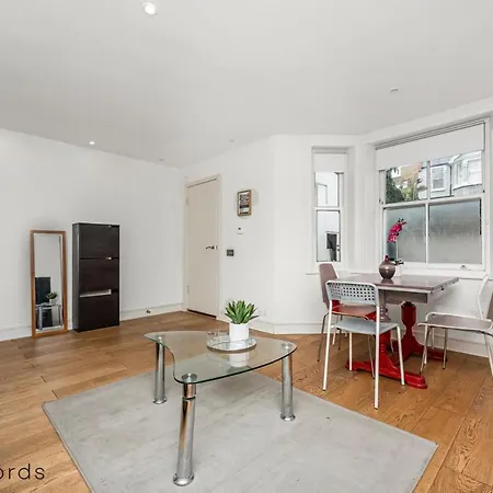 сеntral 2 Bedroom Flat In Acton Apartment