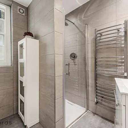 сеntral 2 Bedroom Flat In Acton Apartment *
