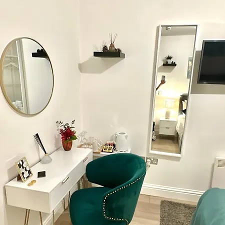 Homestay The Luxe En-suite In Stratford London