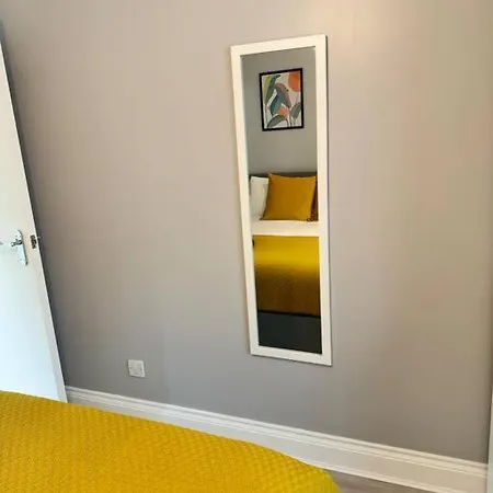 Garden 1-bed Flat 30min To Downtown & Free Parking Londres