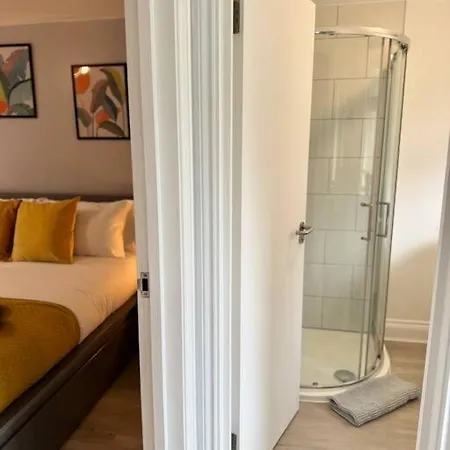 Garden 1-bed Flat 30min To Downtown & Free Parking Londres