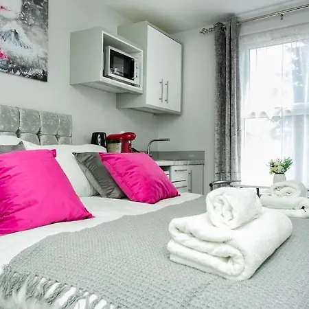 Cosy Flamingo In Sydenham Apartment *