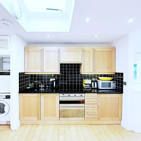 Hotel apartamentowy Brackenbury *
