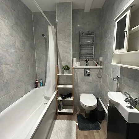 Kingcross 3 Bedroom Flat, 3mins To Euston *
