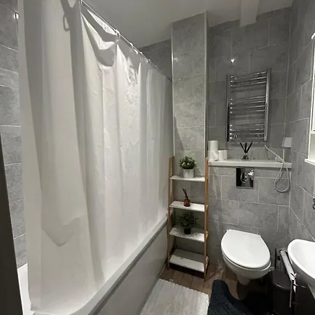 Kingcross 3 Bedroom Flat, 3mins To Euston Apartment *