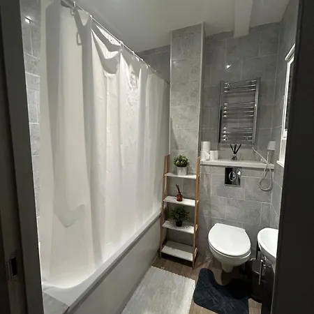 Kingcross 3 Bedroom Flat, 3mins To Euston * London