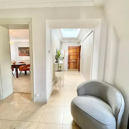 Apartment Luxury 3-bdr Flat Near Selfridges Mayfair London