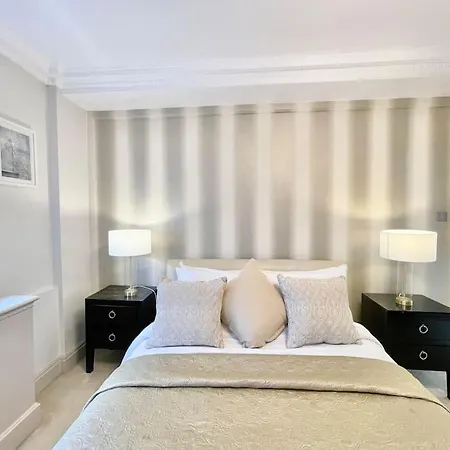 Luxury 3-bdr Flat Near Selfridges Mayfair Apartment London