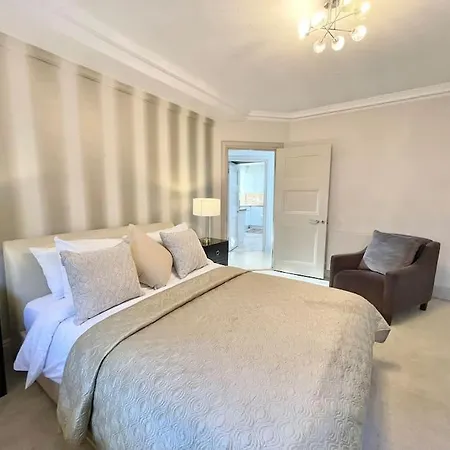 Luxury 3-bdr Flat Near Selfridges Mayfair Apartment London