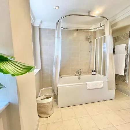 Luxury 3-bdr Flat Near Selfridges Mayfair Apartment *