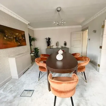 Luxury 3-bdr Flat Near Selfridges Mayfair Apartment *