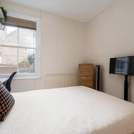 Guestready - Charming With Garden In * London