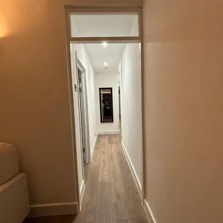 Flat In Apartment London