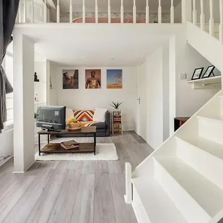 Quiet Terraced For Relaxing Escapes London