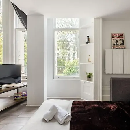 Quiet Terraced For Relaxing Escapes
