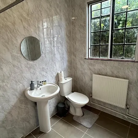 Ustay Fulham * Londra