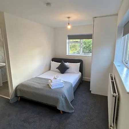 Ustay Fulham Apartment