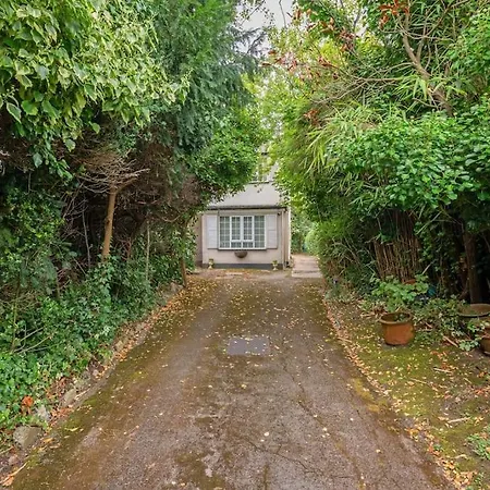 5 Bed With Private Parking - 25 Mins To Apartment