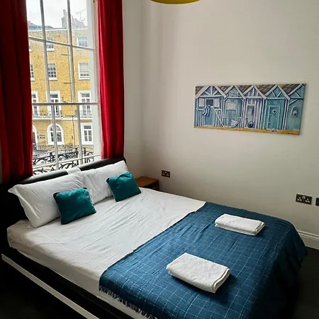 Regency Apartment *