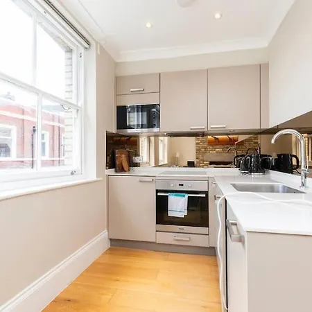 Luxury Soho R3 Apartment