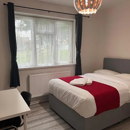 Homestay Starlet Stepney London