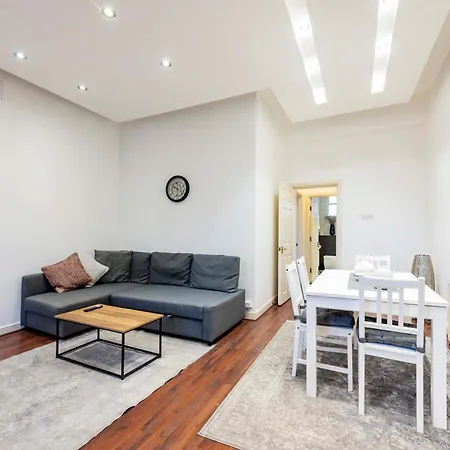 Bright&spacious Flat London