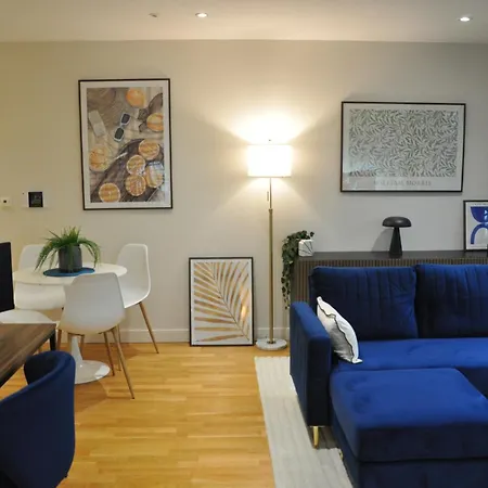 Luxury In Olympic Village *