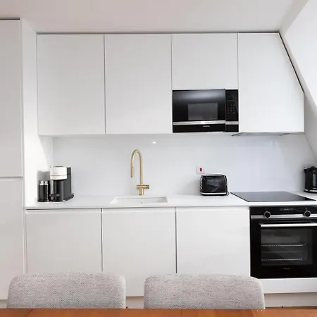 Two Luxury 2 Bedroom Duplex Holborn Apartment *