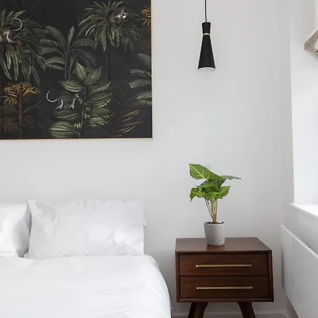 Two Luxury 2 Bedroom Duplex Holborn Apartment *