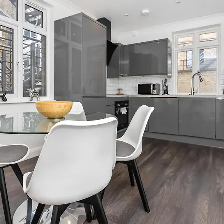 Two Modern 2 Bed In Camden דירה *