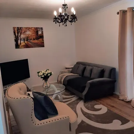 Homely Space In Havering, Essex Havering