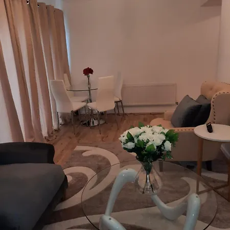 Homely Space In Havering, Essex Homestay Havering