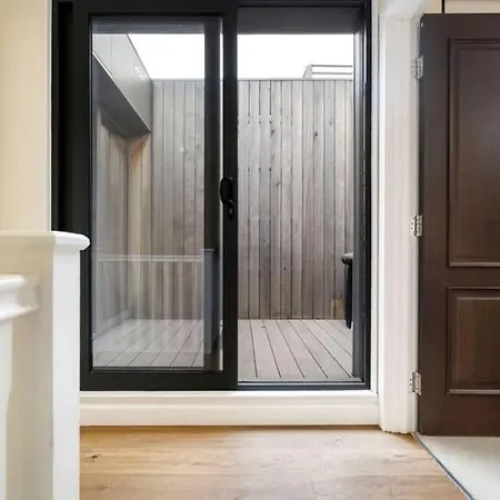 Apartment Duplex 2 Bed Flat With A Terrace - Checkprofile