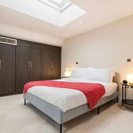 Duplex 2 Bed Flat With A Terrace - Checkprofile Apartment *