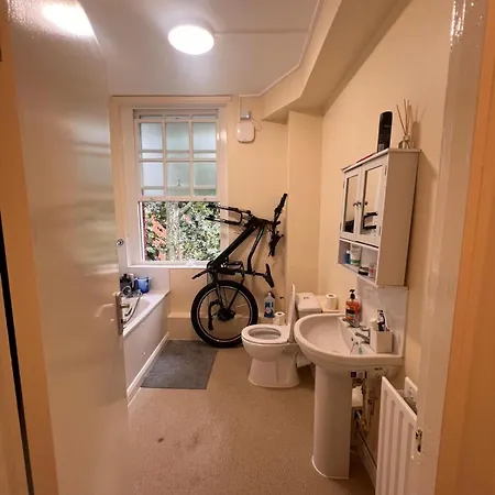 Reynolds House Apartment London
